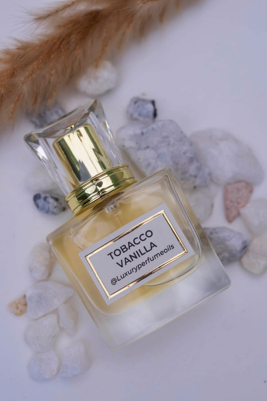 Long-lasting alcohol-free men's perfume oils with rich woody bases
